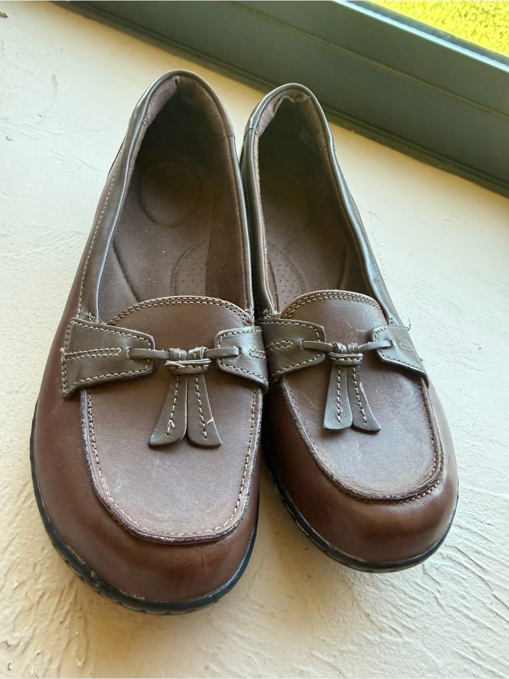 Clarks Women's Ashland Bubble Loafers slip-on design decorative tassel SZ 9.5